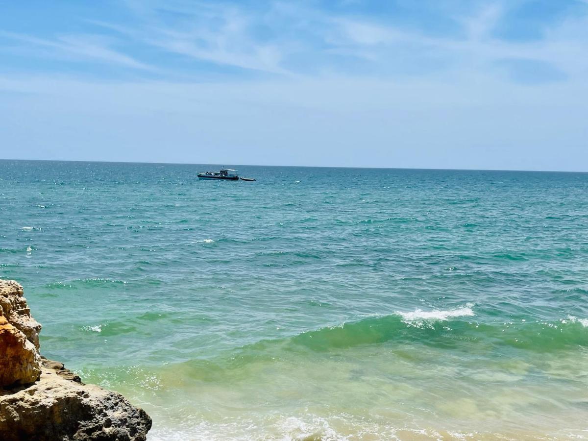 On The Beach Stunning Apartment Albufeira Olhos De Agua Extérieur photo