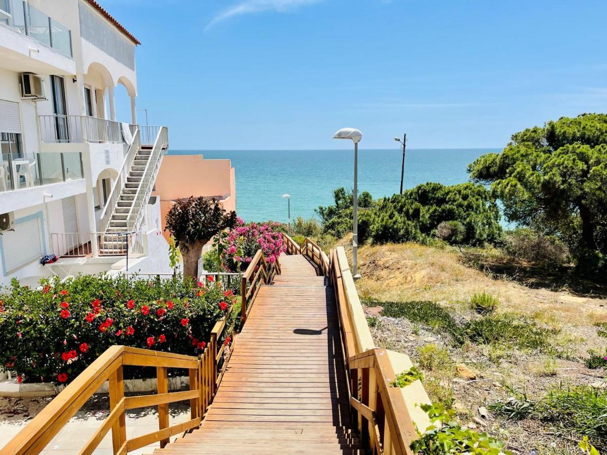 On The Beach Stunning Apartment Albufeira Olhos De Agua Extérieur photo