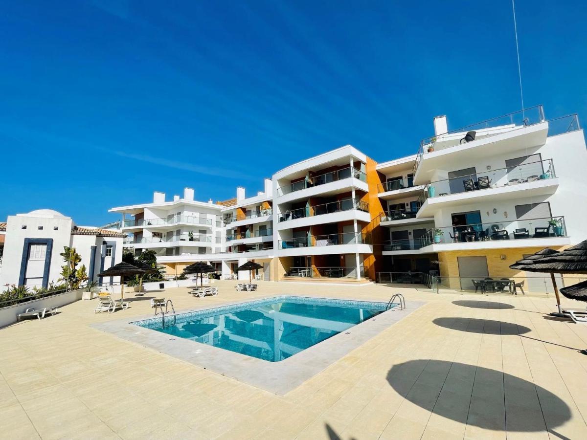 On The Beach Stunning Apartment Albufeira Olhos De Agua Extérieur photo